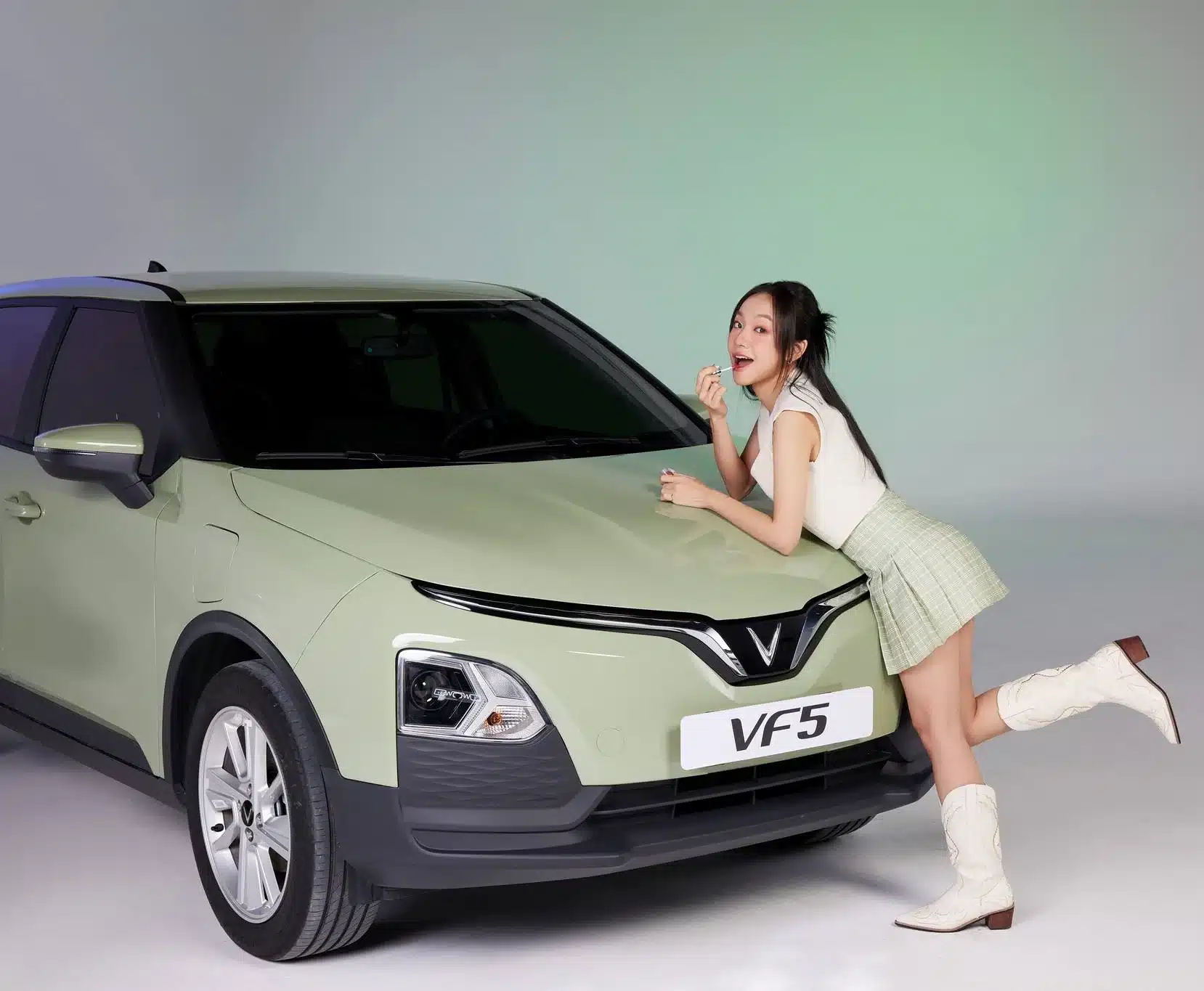 Giá niêm yết VinFast VF5 và chi phí thuê/mua pin: So sánh chi tiết