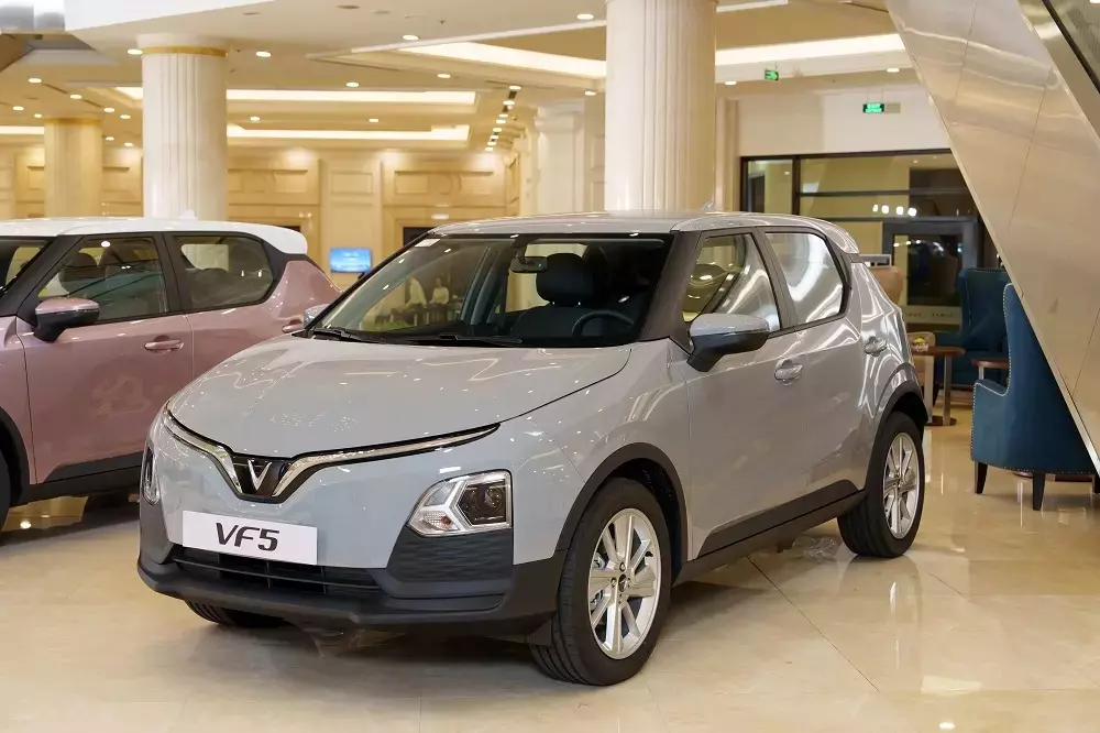 So Sánh Giá VF5 Lướt Theo Phiên Bản và Năm Sản Xuất