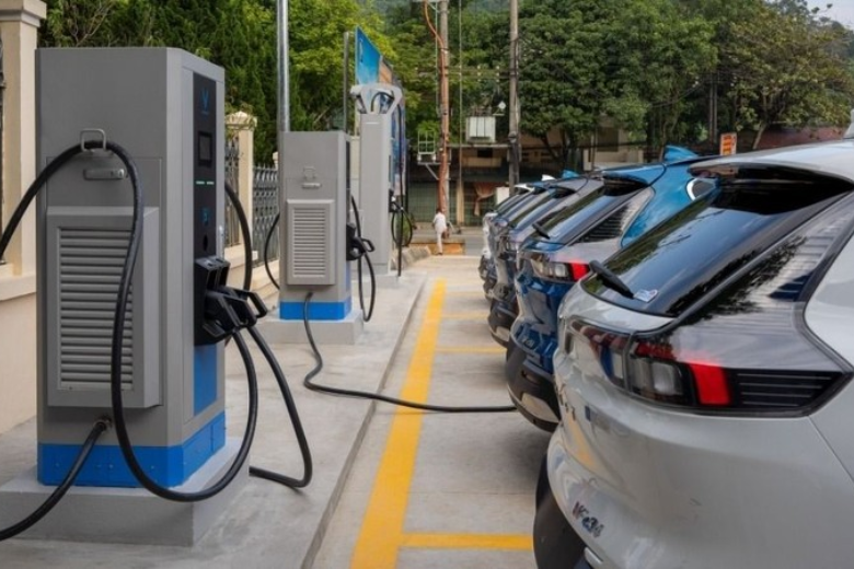 Tổng quan về các loại trụ sạc điện cho xe VinFast VF5