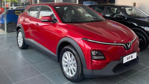 Nên chọn VinFast VF 6 Eco hay Plus: Tư vấn lựa chọn phù hợp với nhu cầu và ngân sách. Đưa ra lời khuyên dựa trên nhu cầu sử dụng (ví dụ: đi lại hàng ngày, đi đường dài), ngân sách, và ưu tiên của người mua để giúp họ đưa ra quyết định lựa chọn phiên bản VF 6 phù hợp nhất.