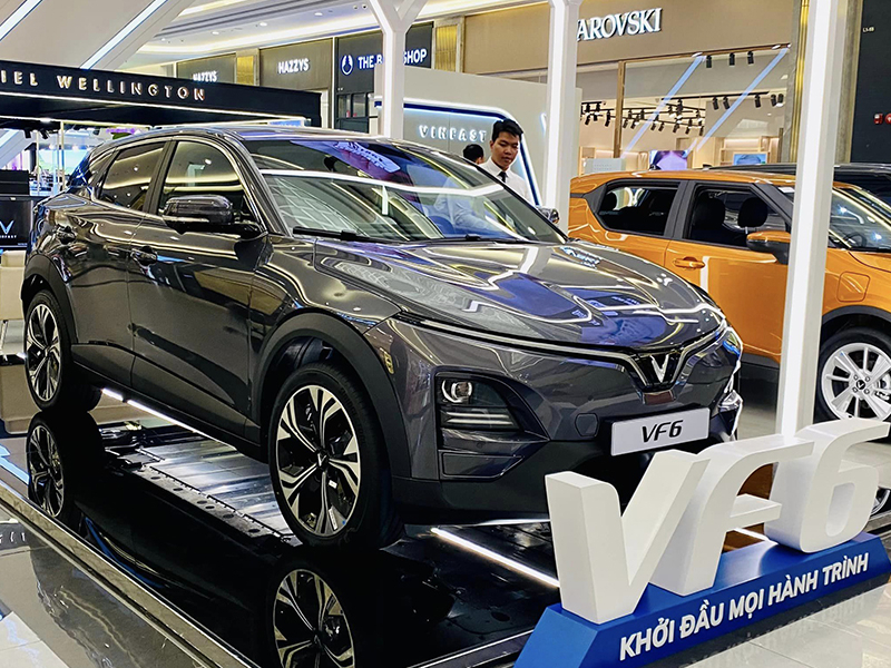 VF6 Màu Đen: Đánh Giá Chi Tiết Về Ngoại Hình và Phong Cách Thiết Kế