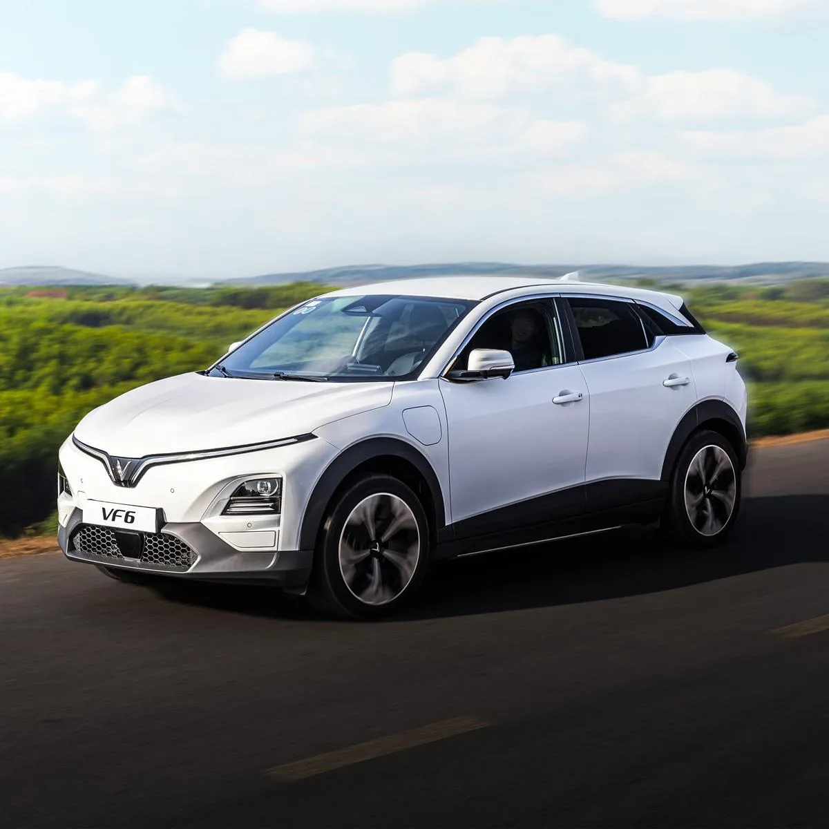 VF6 Màu Trắng: Thông Số Kỹ Thuật & Hiệu Năng Vận Hành