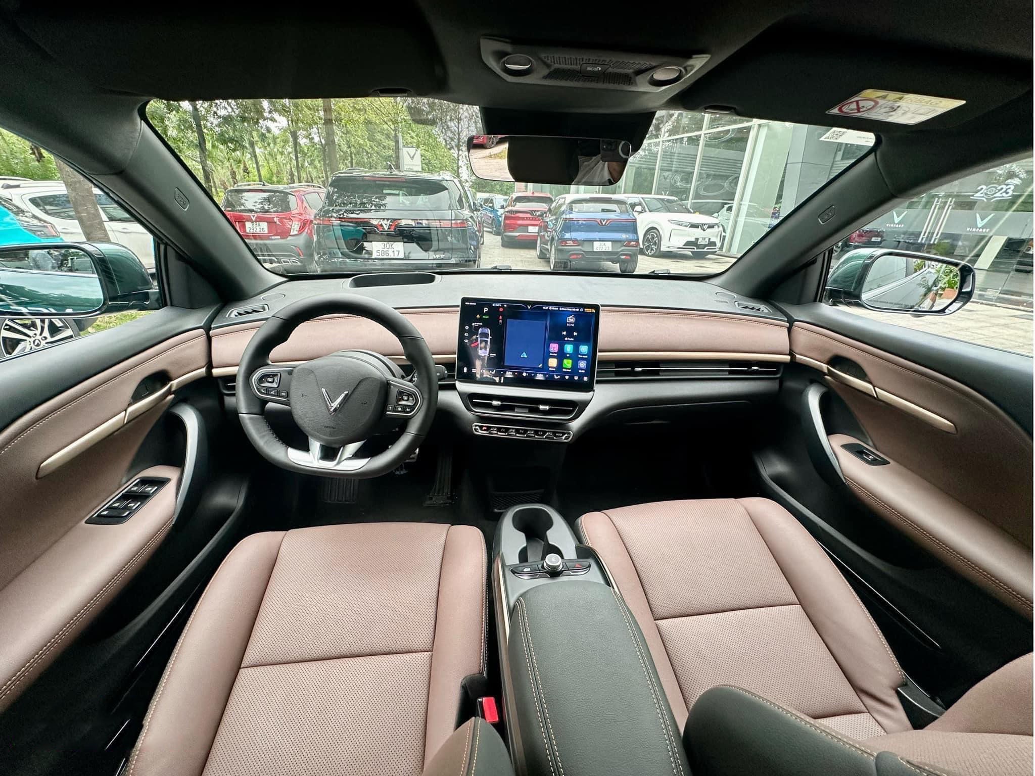 Nội Thất VF6 Plus Màu Xám: Tiện Nghi và Công Nghệ Hiện Đại