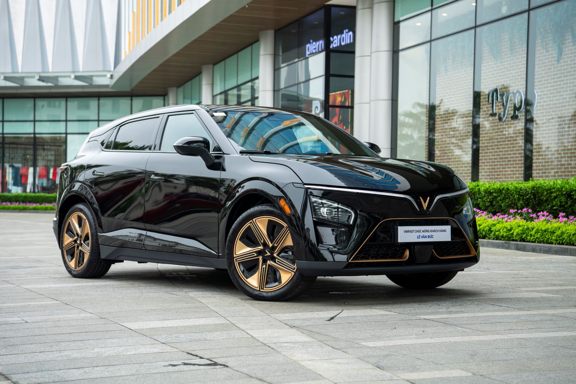 VF7 Hỏa Long: Đánh Giá Chi Tiết Về Hiệu Suất Vận Hành và Công Nghệ