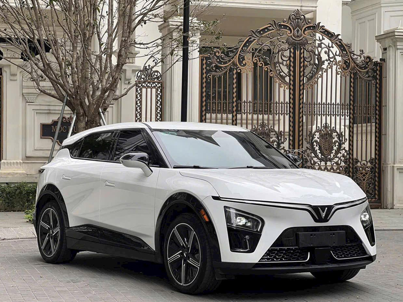 VF7 Màu Trắng: Đánh Giá Tổng Quan và Giá Bán Mới Nhất