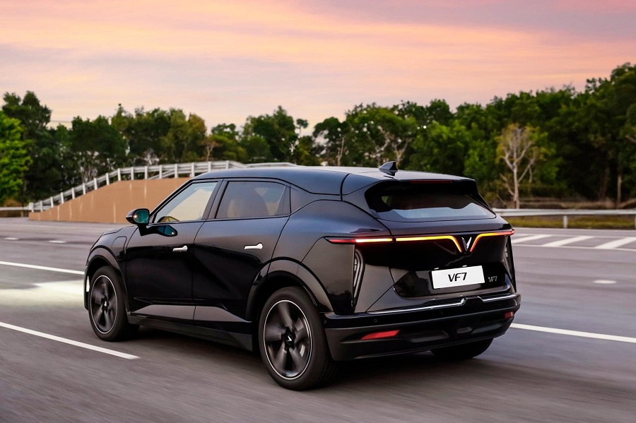 VF7 Plus Màu Đen: Động Cơ, Vận Hành và Hiệu Suất