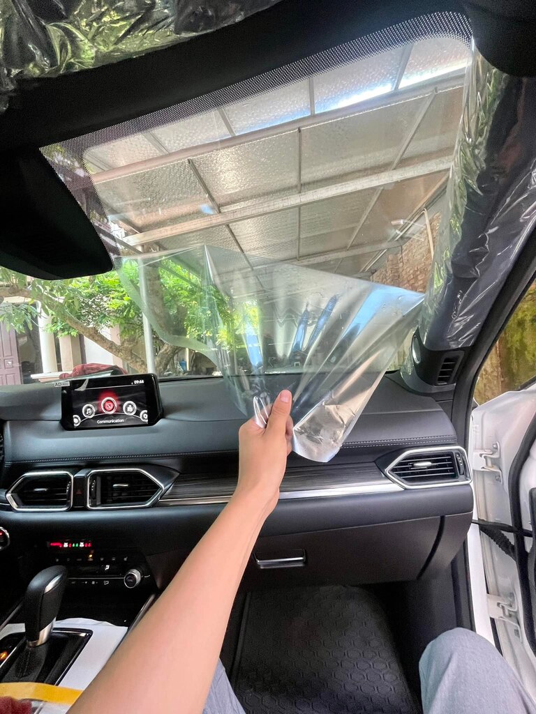 Đánh giá chi tiết kính trần VF7: Chất liệu, khả năng cách nhiệt, độ bền