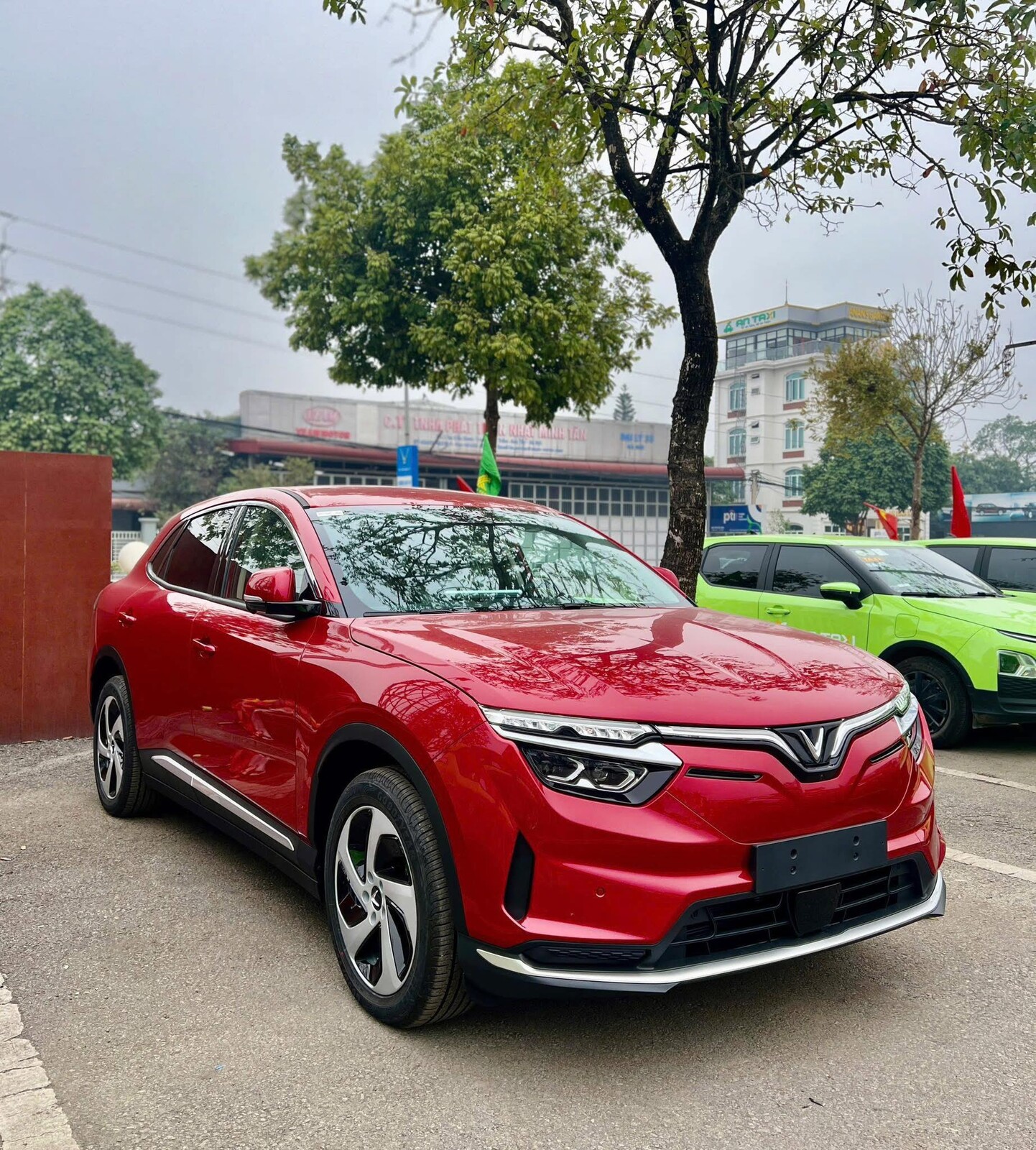 VF 8 Eco: Đánh Giá Chi Tiết và Toàn Diện Từ Chuyên Gia