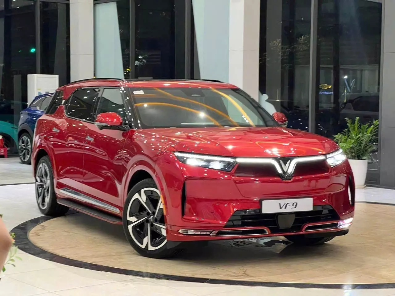 VF9 Giá Lăn Bánh Tại Hà Nội, TP.HCM và Các Tỉnh Thành: So Sánh và Giải Thích