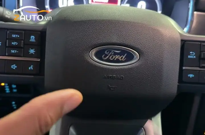 Vị Trí Nút Mở Nắp Xăng Xe Ô Tô Mercedes Chi Tiết Nhất