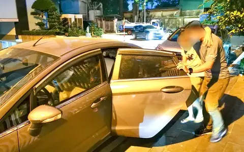 Vụ Xe Grab Đâm Ô Tô Phát Nổ: Bài Học An Toàn Giao Thông Và Kỹ Năng Xử Lý Tai Nạn Nghiêm Trọng