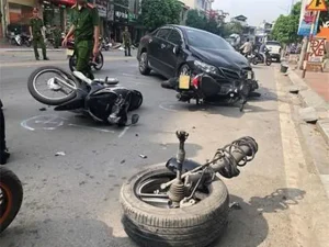 Xe Bồn Mất Lái Húc Ô Tô 4 Chỗ: Kinh Nghiệm Sống Còn Để Tránh Tai Nạn Thảm Khốc