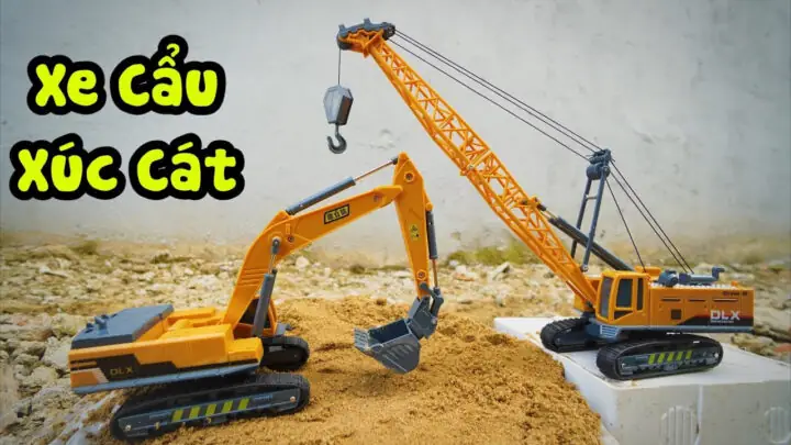 Xe Cẩu Múc Cát Lên Ô Tô Lớn Trên Công Trường Xây Dựng