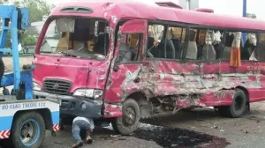 Hướng Dẫn Phòng Tránh Và Xử Lý Khi Xe Khách Đâm Ô Tô