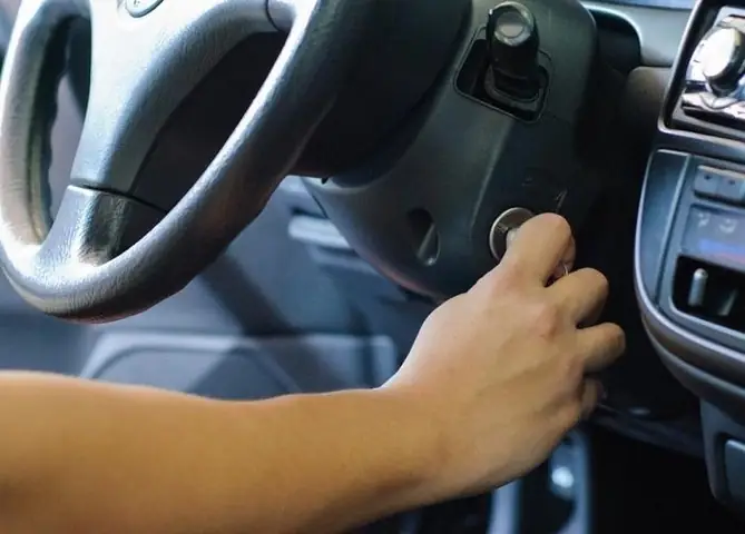 Một Số Nguyên Nhân Khiến Xe Ô Tô Khó Khởi Động Vào Mùa Đông Có Thể Kể Đến Như Xăng Khó Bay Hơi, Dầu Bôi Trơn Bị Đông Đặc Hay Ắc Quy Đang Gặp Vấn Đề Hỏng Hóc…