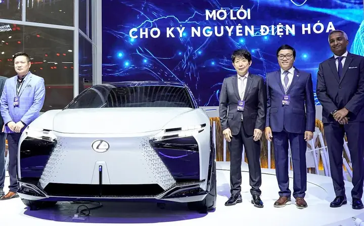 Xe Máy Như Ô Tô Bao Gioi Moixuat Hien