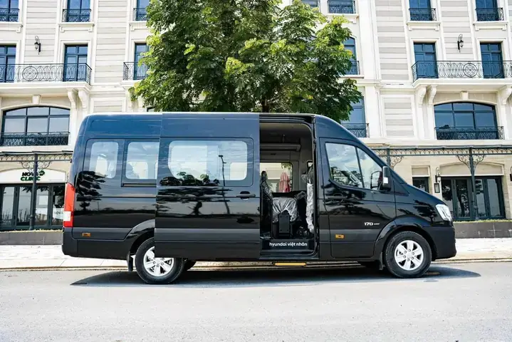 Đánh Giá Chi Tiết Các Dòng Xe Ô Tô 16 Chỗ Chất Lượng Cao Hàng Đầu