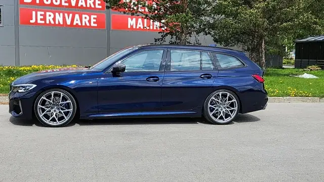 Xe Ô Tô 3 Bánh Là Gì? Tổng Quan Chi Tiết Về Phương Tiện Đặc Biệt Này