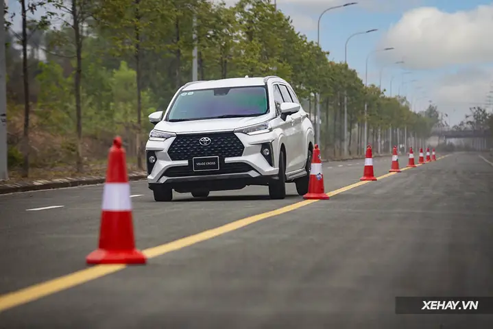 Bảo Dưỡng Định Kỳ: Kéo Dài Tuổi Thọ Cho Xe Toyota Của Bạn