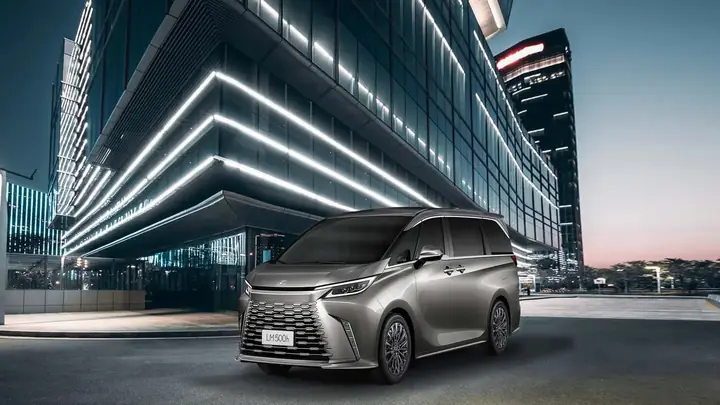 Xe Ô Tô Lexus Lm 500h 4 Chỗ