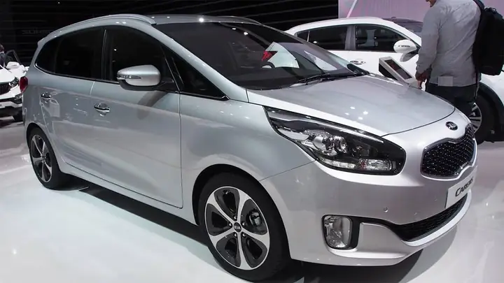 Xe Ô Tô Kia Carens 2015 – 2017, 7 Chỗ Cũ Giá 300 Triệu