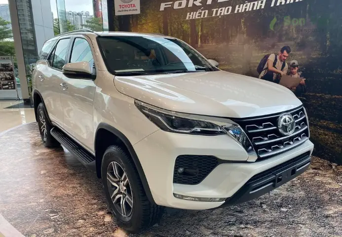 Toyota Fortuner 2.4 At 4×2