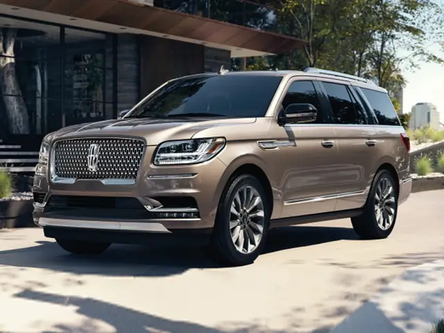 15. Lincoln Navigator