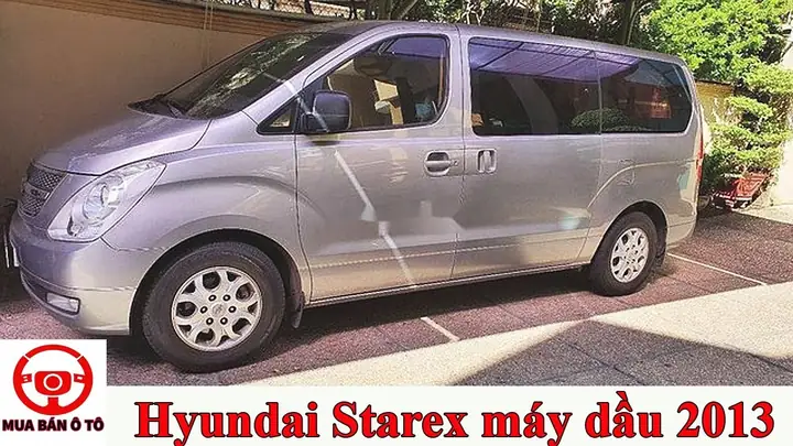 Xe Ô Tô 9 Chỗ Máy Dầu: Lựa Chọn Lý Tưởng Cho Gia Đình Và Kinh Doanh