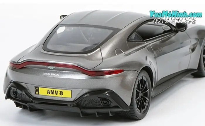 Hình Ảnh Chi Tiết Về Mô Hình Xe Aston Martin Điều Khiển Từ Xa:
