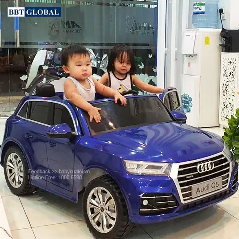 Xe Ô Tô Điện Trẻ Em Bản Quyền Audi Q5 Với 2 Chỗ Ngồi Rộng Rãi