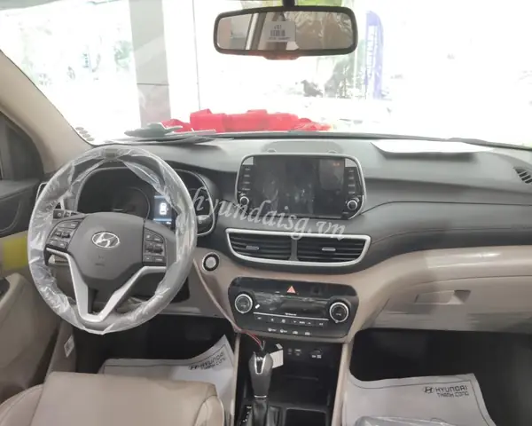 Thứ Hai, Sự Khác Biệt Về Nội Thất :