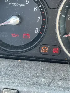 Chất Lượng Dầu Động Cơ Kém Hoặc Quá Hạn