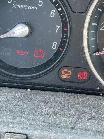 Chất Lượng Dầu Động Cơ Kém Hoặc Quá Hạn