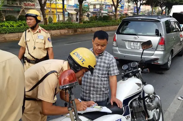 Mức Phạt Từ 2.000.000 Đồng – 3.000.000 Đồng