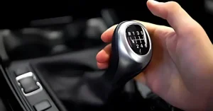 Những Dấu Hiệu Nhận Biết Ô Tô Đang Bị Kẹt Cần Số