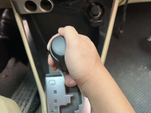 Xe Ô Tô Bị Kẹt Số Lùi: Nguyên Nhân Và Cách Khắc Phục Hiệu Quả