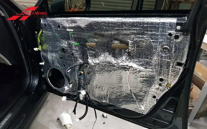 Xe Ô Tô Bị Ù: Nguyên Nhân & Cách Khắc Phục Hiệu Quả