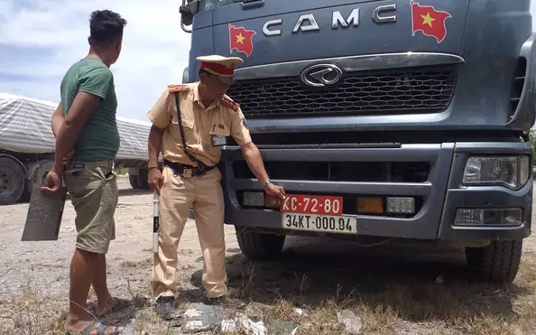 Xe Ô Tô Biển Đỏ: Giải Mã Ý Nghĩa Và Quy Định Chi Tiết