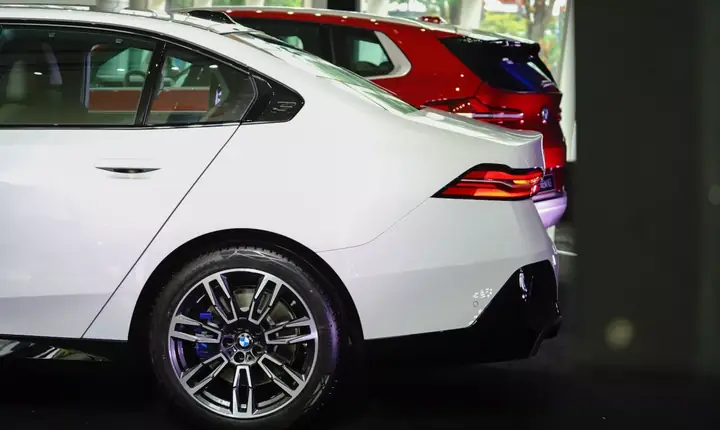 Ngoáº¡i Tháº¥t Xeâ Bmw 530iâ M Sport - Diá»n Máº¡o Má»i Äáº§y Áº¥n Tæ°á»£ng