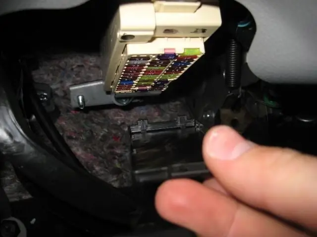 Quy Trình Thay Cầu Chì Trong Khoang Hành Khách