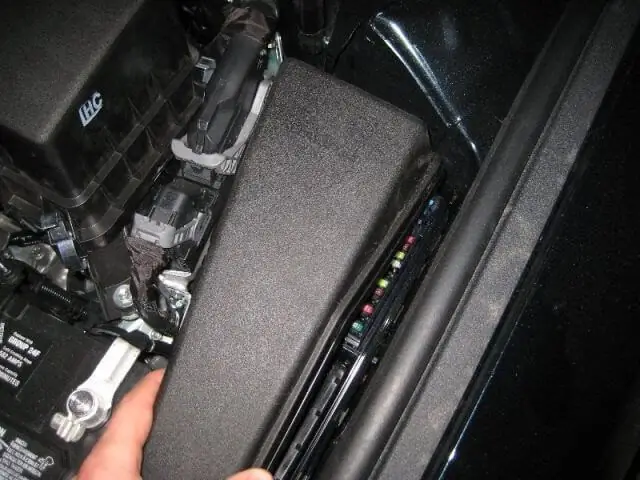 Quy Trình Thay Cầu Chì Dưới Nắp Ca-pô