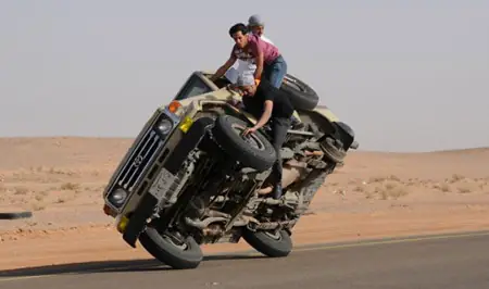 Xe Ô Tô Chạy 2 Bánh: Ý Tưởng Táo Bạo Có Thể Thay Đổi Tương Lai Giao Thông