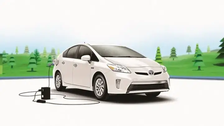 Xe Ô Tô Vừa Chạy Xăng Vừa Chạy Điện Có Cần Sạc Pin Không?