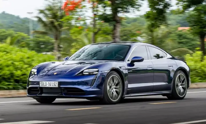 Quãng Đường Di Chuyển Của Xe Điện Có Giảm Dần Theo Thời Gian?