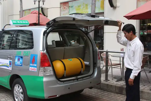 Xe Ô Tô Chạy Gas: Toàn Cảnh Ưu Nhược Điểm & Hướng Dẫn Chuyển Đổi