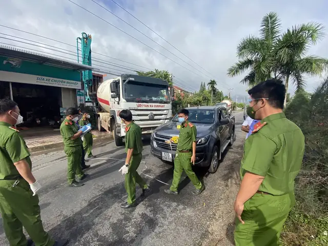 Tuân Thủ Quy Định Giao Thông Và An Toàn Lao Động