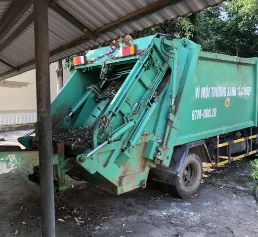 01 Xe Ô Tô Chở Rác Nhãn Hiệu Mishubishi, Bks: 97m-000.20 Củavăn Phòng Hđnd Và Ubnd Huyện Chợ Đồn