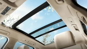 Những Yếu Tố Ảnh Hưởng Đến Giá Xe Ô Tô Có Cửa Sổ Trời