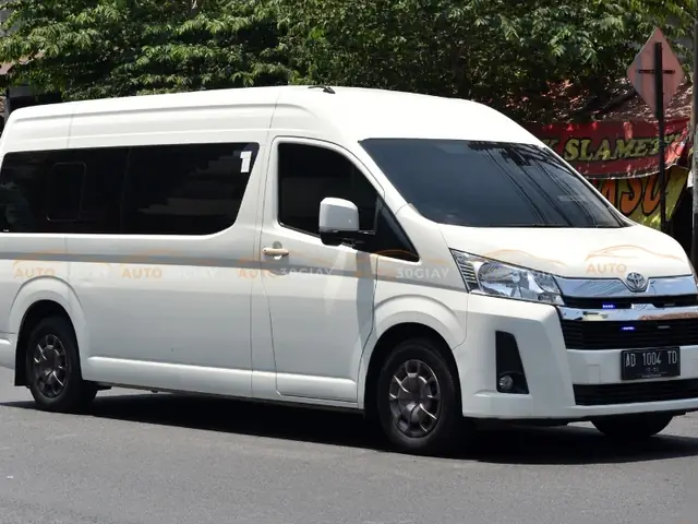 Dịch Vụ Thu Mua Xe 16 Chỗ Cũ Phù Hợp Với Đối Tượng Nào?