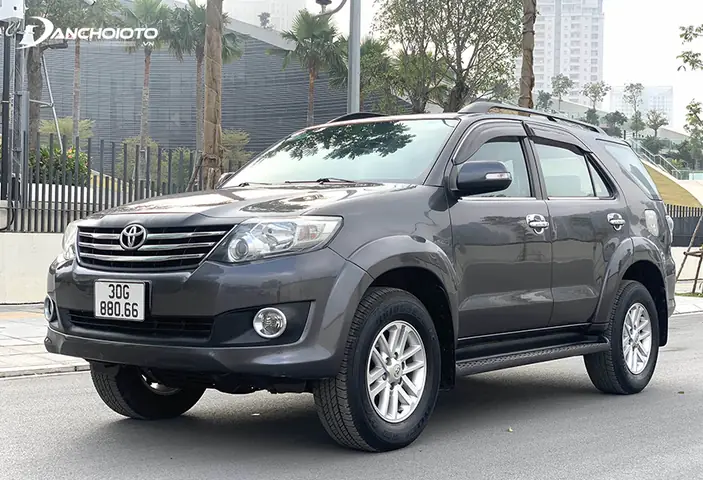 Toyota Fortuner 2010 – 2012